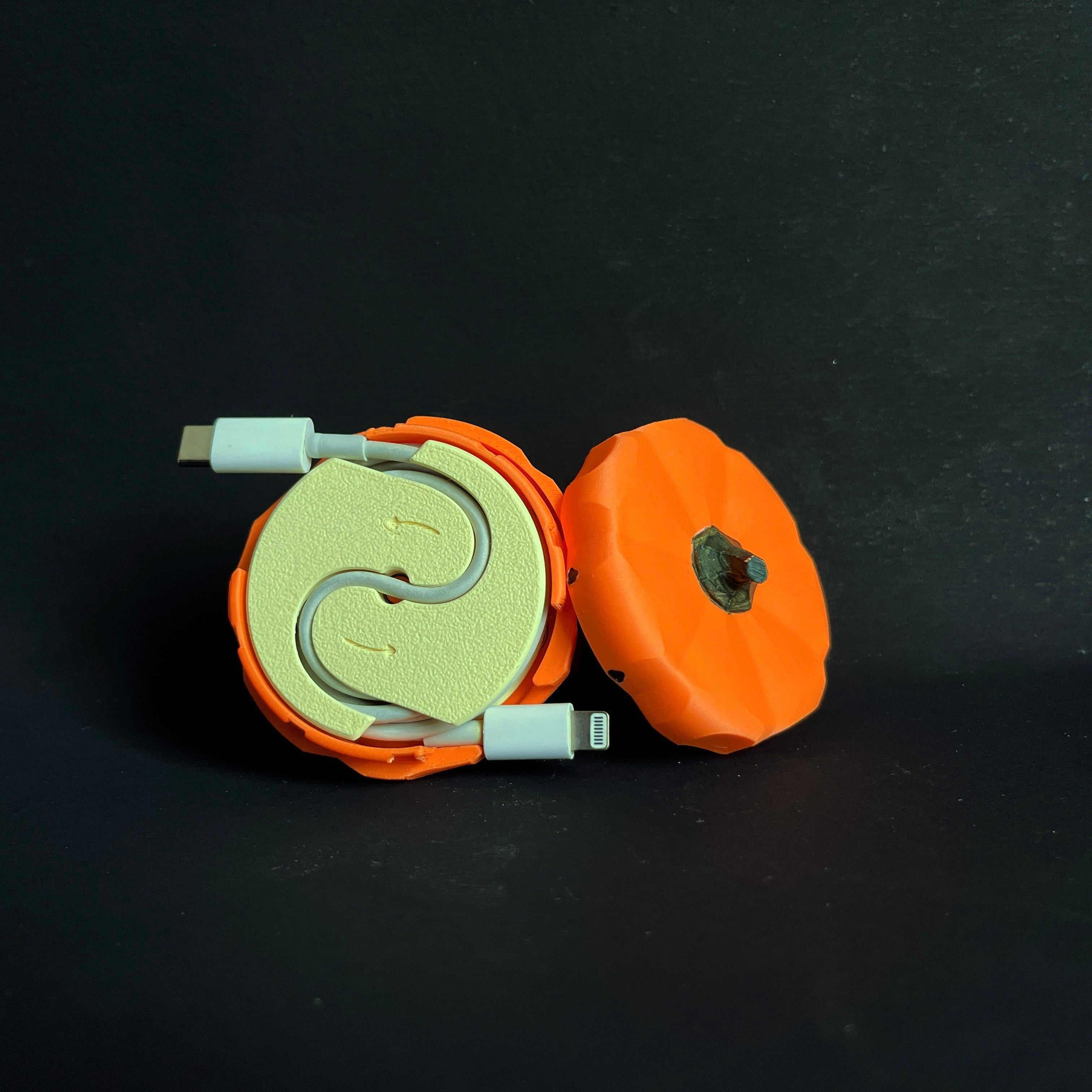pumpkin pebble. Automatic cable organisers for your own cables. 